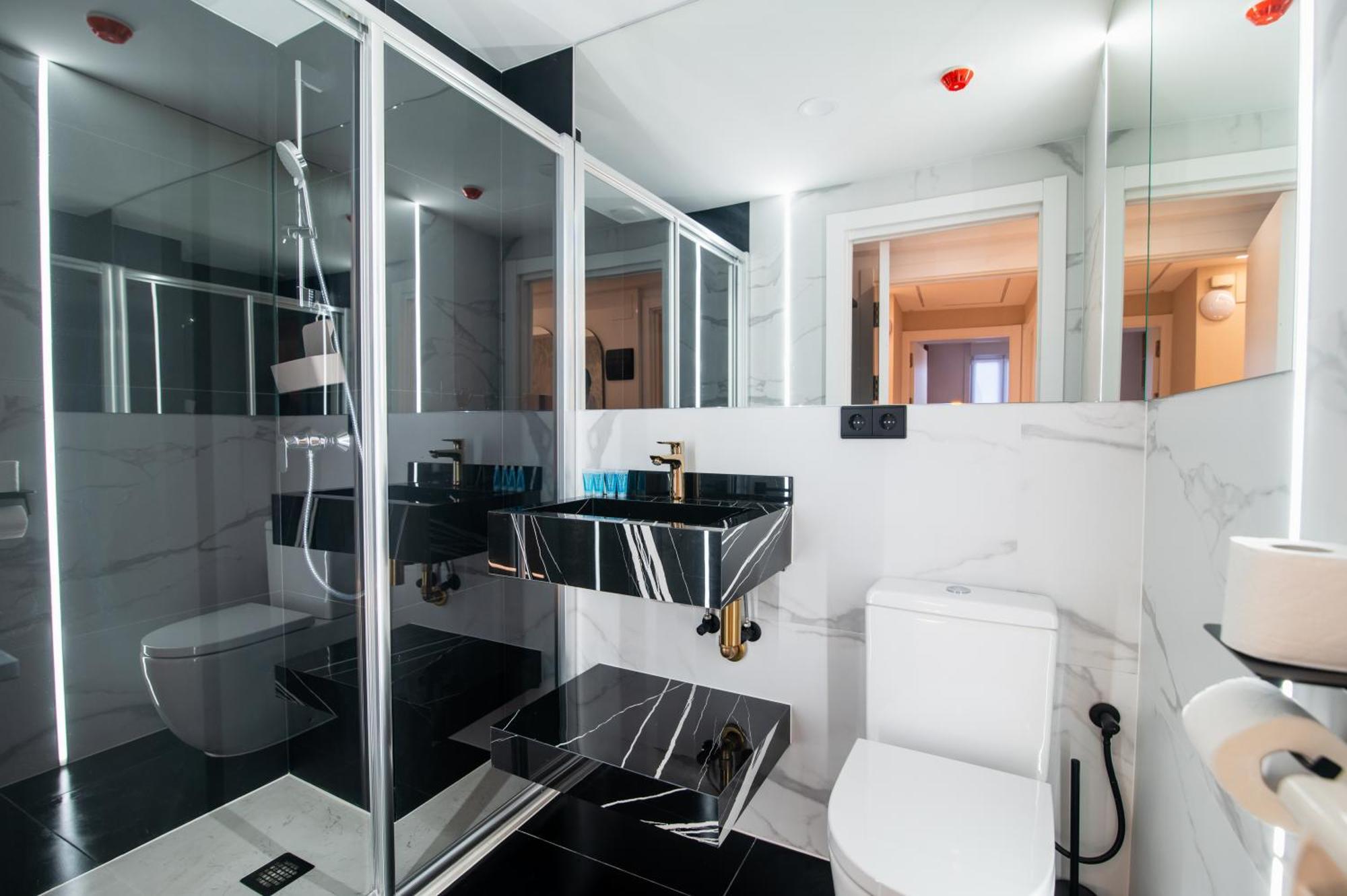 Boulevard Roomss Guest house